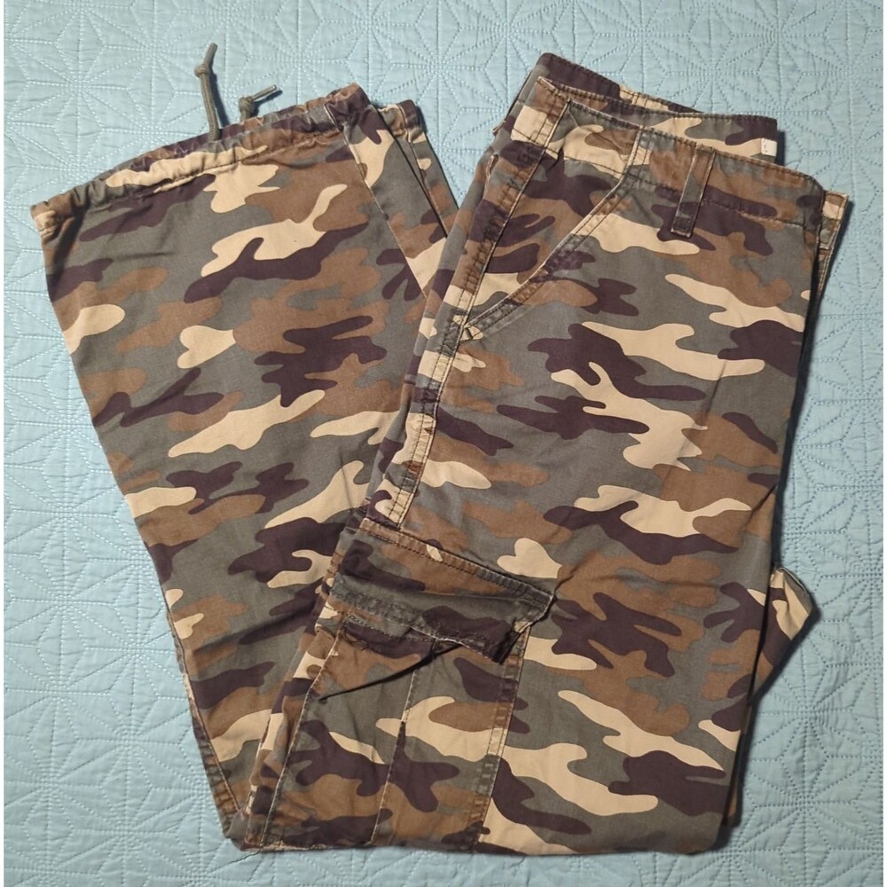 Levi's '94 Baggy Cargo Pants Womens 28 Green Camo Jogger Drawstring Cuffed Hem - Picture 2 of 13